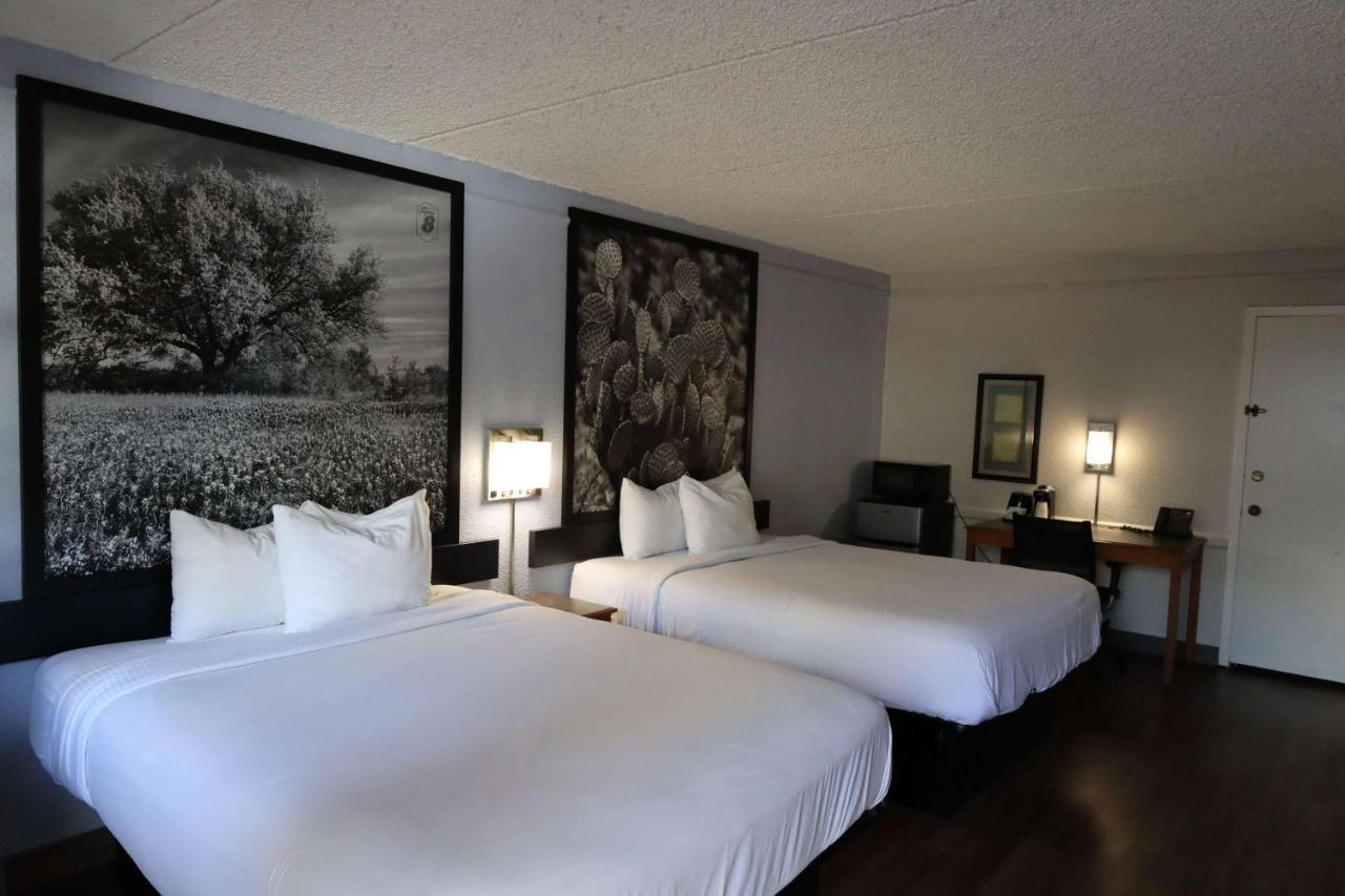 Hotel Super 8 By Wyndham Austin South I-35 Extérieur photo