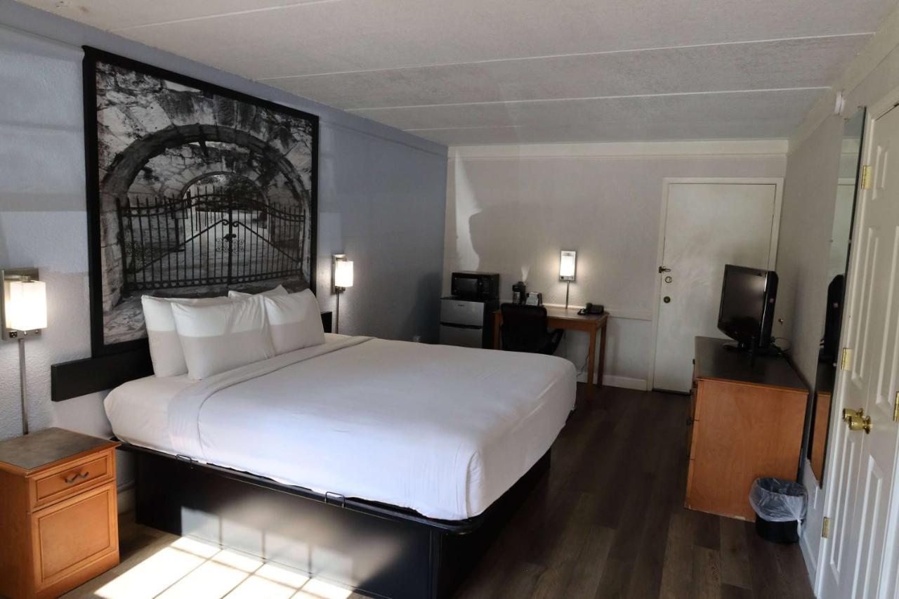 Hotel Super 8 By Wyndham Austin South I-35 Extérieur photo