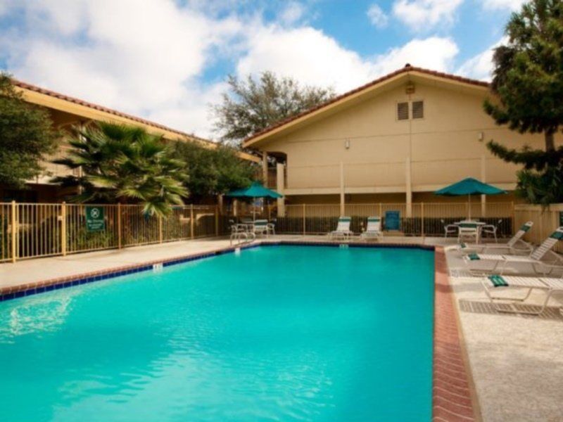 Hotel Super 8 By Wyndham Austin South I-35 Extérieur photo